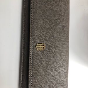 Tommy Hilfiger wallet